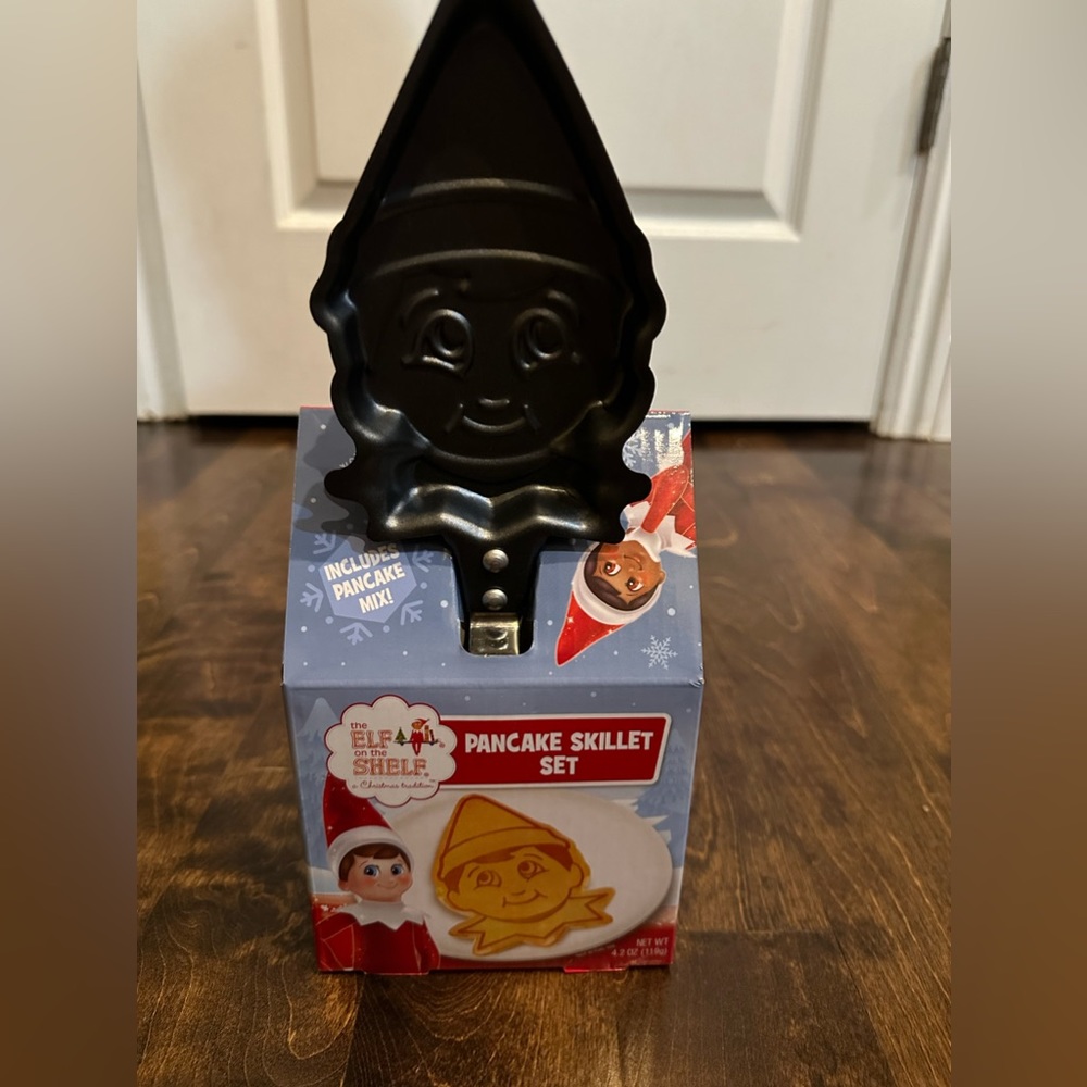 Elf on the Shelf Pancake Mix & Molded Skillet Set NWT ❤️